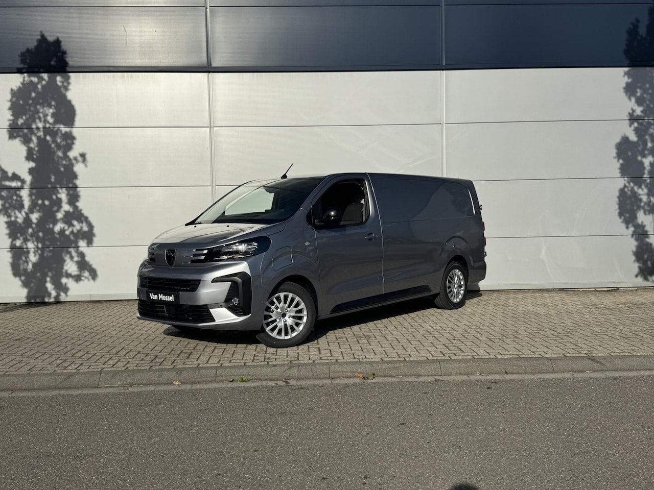 Peugeot e-Expert - EV L3 75 kWh | Exterieurpakket | Camera | Stoelverwarming | Apple Carplay/Android Auto - AutoWereld.nl