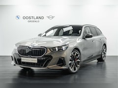 BMW 5-serie Touring - 550e xDrive M Sport Automaat / Trekhaak / Panoramadak / Keyless Entry / Bowers & Wilkins /