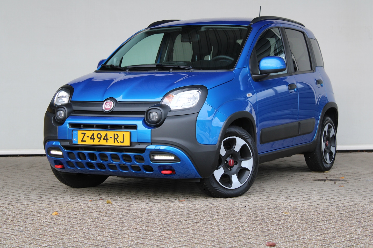 Fiat Panda - 1.0 Hybrid Cross | DAB+ | Bluetooth | Elektrische ramen voor | All-Seasons | Parkeersensor - AutoWereld.nl