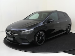 Mercedes-Benz B-klasse - 180 Business Solution AMG /Panoramadak /19 Inch /Nightpakket