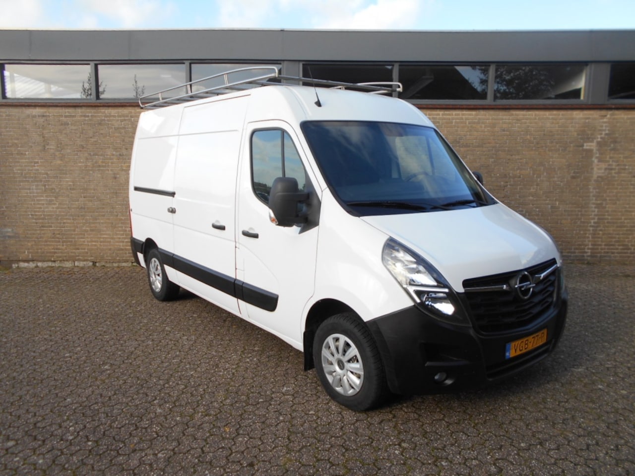 Opel Movano - GB 2.3 CDTi 150pk 3500 L2H2 FWD S&S Imperiaal + ladder. Haak / Navi. Camera - AutoWereld.nl
