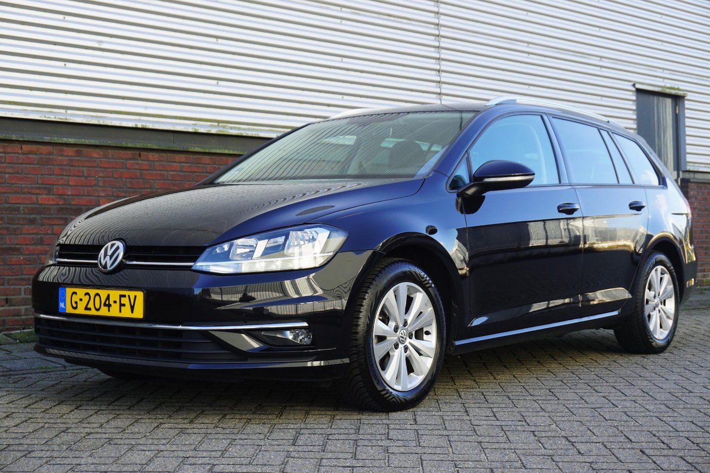 Volkswagen Golf Variant - 1.0 TSI Comfortline/Trekhaak/Carplay/PDC V+A/Navi! - AutoWereld.nl