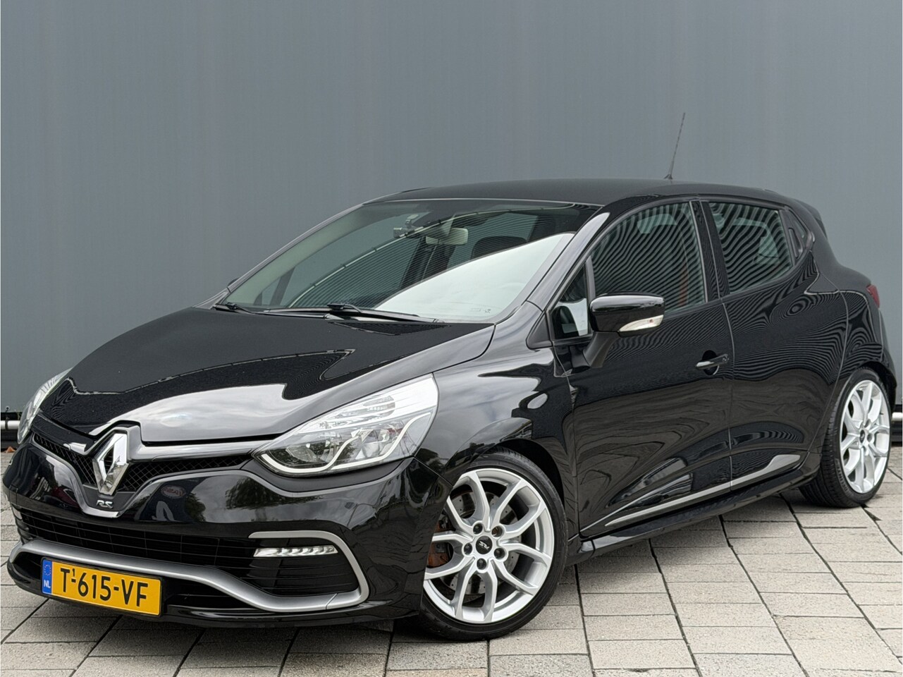 Renault Clio - BWJ 2016 | 1.6T 200PK RS AUTOMAAT | LEER | STOELVERW. | CAMERA | NAVI | AIRCO | CRUISE | L - AutoWereld.nl