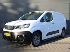 Peugeot Partner - 1.5 BlueHDi 100 S&S L2 | Navigatie | Camera | 3-Zits | Trekhaak | Long | NL auto | 1e Eige