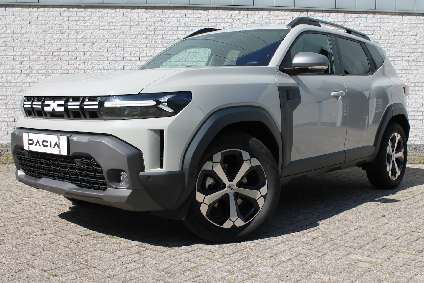 Dacia Duster - 1.8 hybrid 155 limited edition *DEMONSTRATIEWAGEN* - AutoWereld.nl