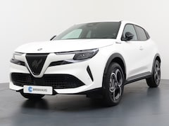 Alfa Romeo Junior - Ibrida 1.2 Sport Speciale | Achterlichten LED | Achteruitrijcamera met 180° Area view | Ad