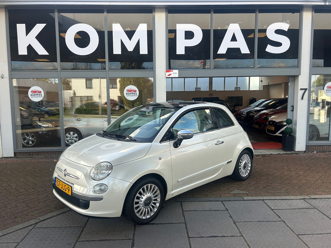 Fiat 500 - 1.2 Lounge |AUT|Pano|NAP|Airco|1EIG|APK27|USB|Goed Onderhouden| - AutoWereld.nl