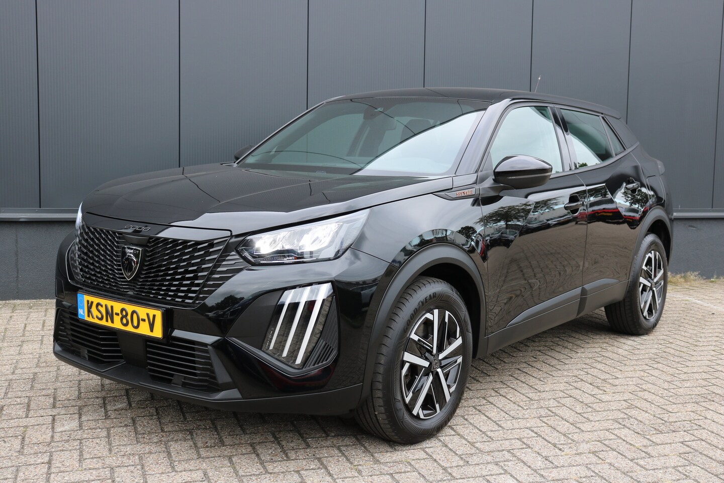 Peugeot 2008 - 1.2 Hybrid 136 Style | Airco | Parkeersensoren achter | LED Koplampen | Cruise control | D - AutoWereld.nl