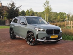 BMW X1 - sDrive18i | NIEUW MODEL | Trekhaak | 19Inch | Sportstoelen met geheugen | Sfeerverlichting