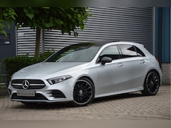 Mercedes-Benz A-klasse - 250 AMG-line PANORAMADAK | SFEERVERLICHTING | NIGHT-PAKKET | KEYLESS | LED | CAMERA | ENZ