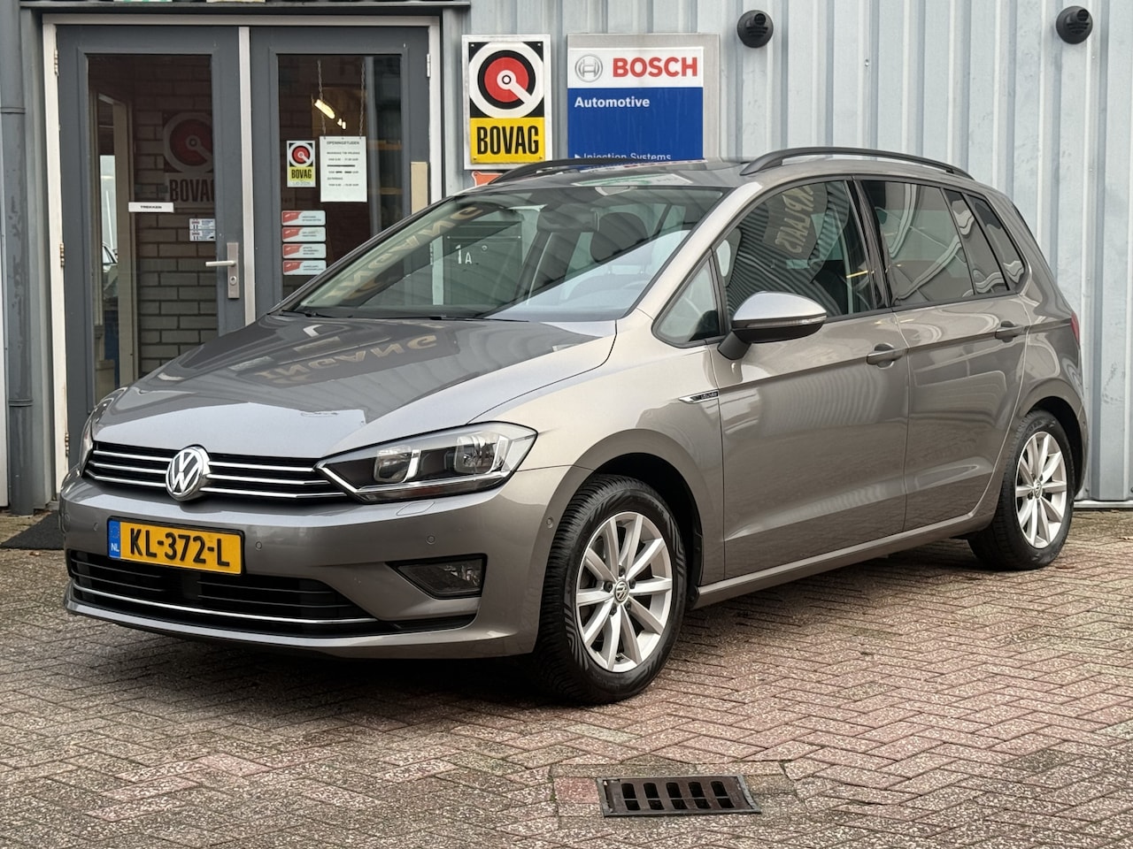 Volkswagen Golf Sportsvan - 1.4 TSI Highline | ZEER NETJES! | PANODAK | CAMERA | TREKHAAK | NAVI | CRUISE | - AutoWereld.nl
