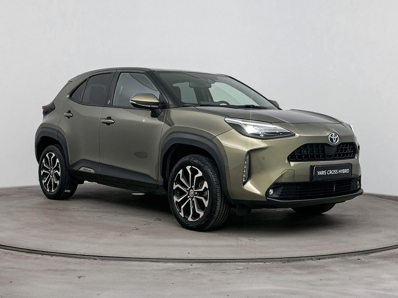 Toyota Yaris Cross - 1.5 Hybrid Dynamic | Trekhaak | Dodehoek detectie | Stoel-/stuurverwarming | Parkeersensor - AutoWereld.nl