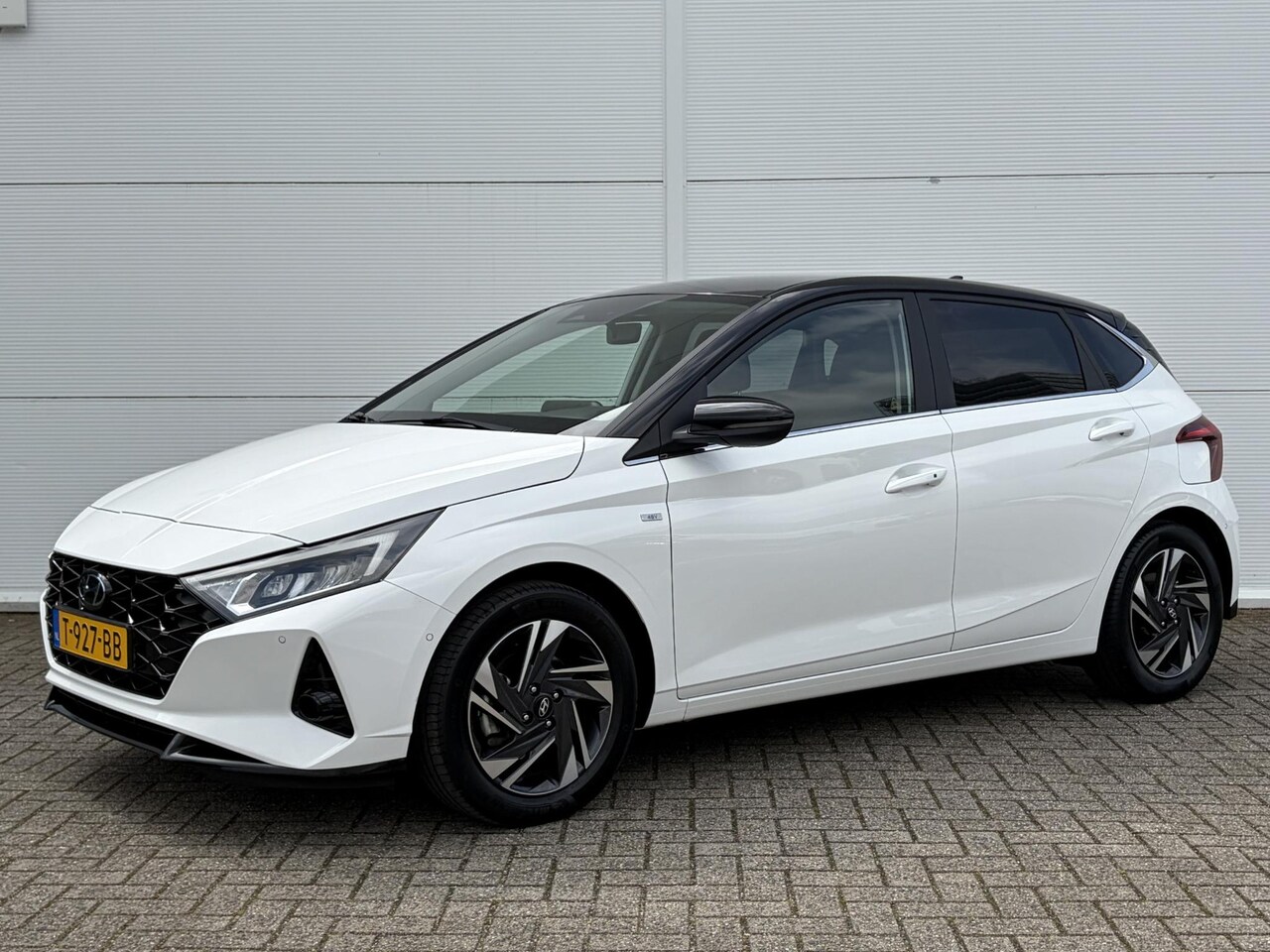 Hyundai i20 - 1.0 T-GDI Premium / Trekhaak ( 1110 kg ) / Achteruitrijcamera / Parkeersensoren v/a / voor - AutoWereld.nl