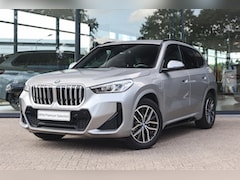 BMW X1 - xDrive25e M Sport Automaat / Trekhaak / Sportstoelen / Achteruitrijcamera / Stoelverwarmin