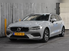 Volvo V60 - B4 197PK Essential Edition | BLIS | Trekhaak | Adaptieve Cruise | Getint Glas |