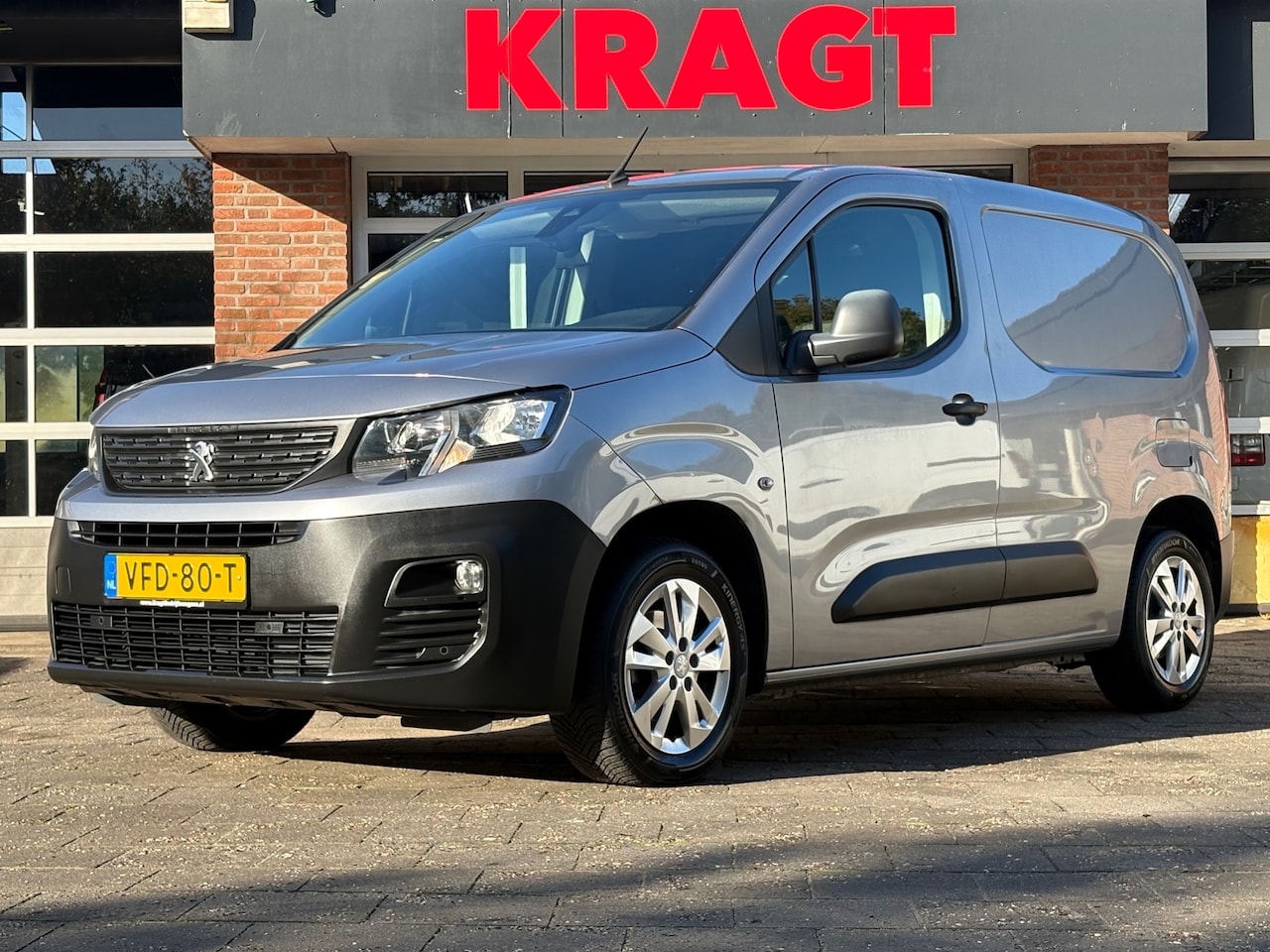 Peugeot Partner - 1.6 BlueHDI Asphalt|NAP|cruise|airco|achteruitrijcamera|apple carplay|parkeersensoren|lich - AutoWereld.nl
