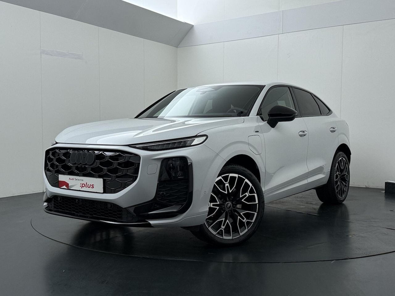 Audi Q3 Sportback - S edition e-hybrid 272 PK Sportback | Audi Sport velgen 20" | Sonos Premium Sound System | - AutoWereld.nl