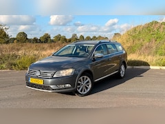 Volkswagen Passat Alltrack - 1.8 TSI | Origineel NL NAP | Alcantara | PDC V+A | LM-Velgen