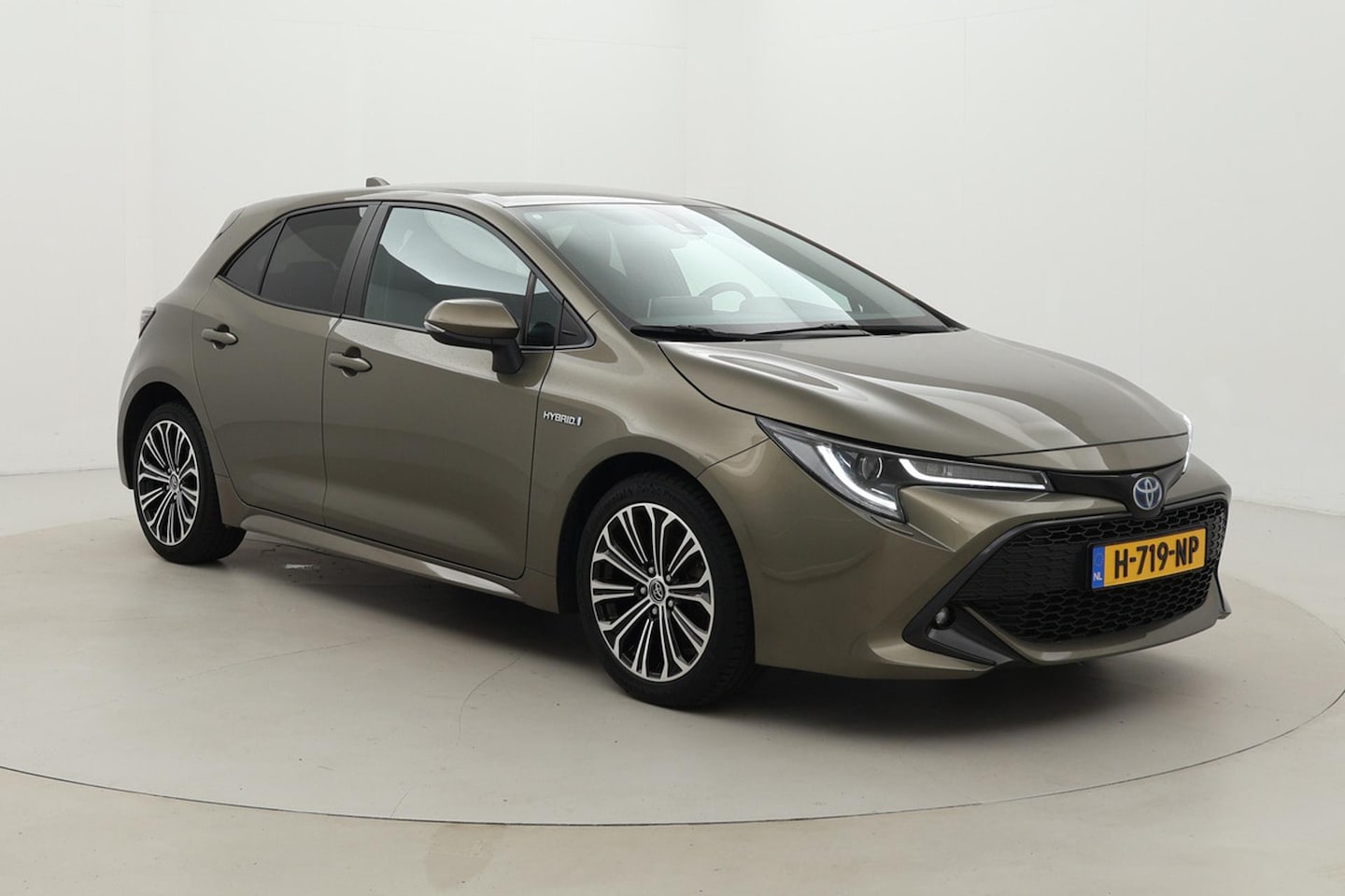 Toyota Corolla - 1.8 Hybrid Style | Navigatie | Full LED | Adaptive Cruise | Clima | Camera | 17 inch | Pri - AutoWereld.nl