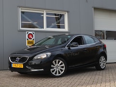 Volvo V40 - 1.6 T3 Momentum / Cruise / Airco / Camera