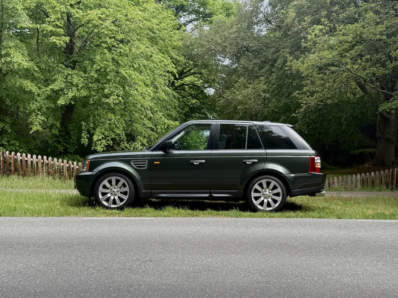 Land Rover Range Rover Sport - 4.2 V8 Supercharged Tonga Green l First Paint | Full History | Collector's Item - AutoWereld.nl