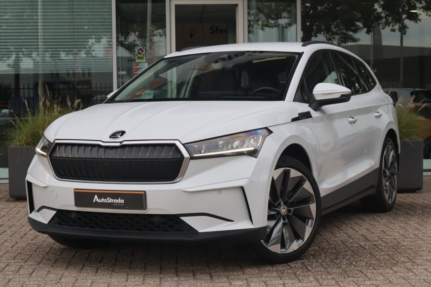 Skoda Enyaq iV - 60 Elektromotor 180pk SoH 91% | Virtual | Navigatie | LED | Camera | Cruise | Climate | Ca - AutoWereld.nl
