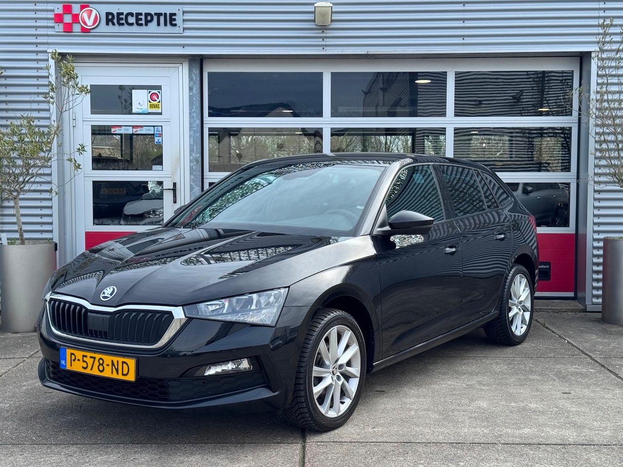Skoda Scala - 1.0 TSI Sport Business DSG/ Adapt cruise / Carplay / Digitale Cockpit - AutoWereld.nl