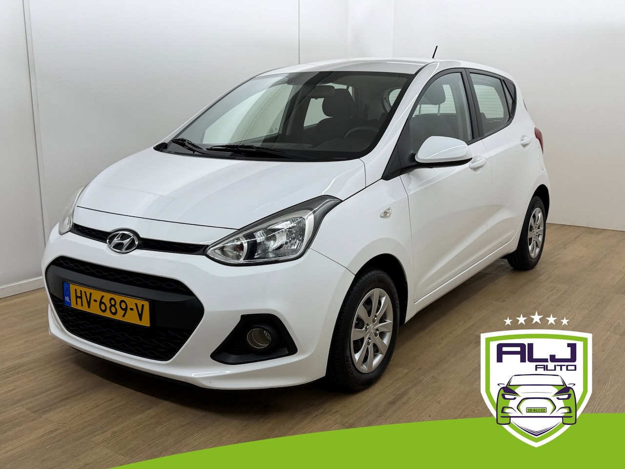 Hyundai i10 - Occasion 1.0i i-Motion Comfort | Wit | Tweedehands Hyundai i10 | Airco | Cruisecontrol | B - AutoWereld.nl