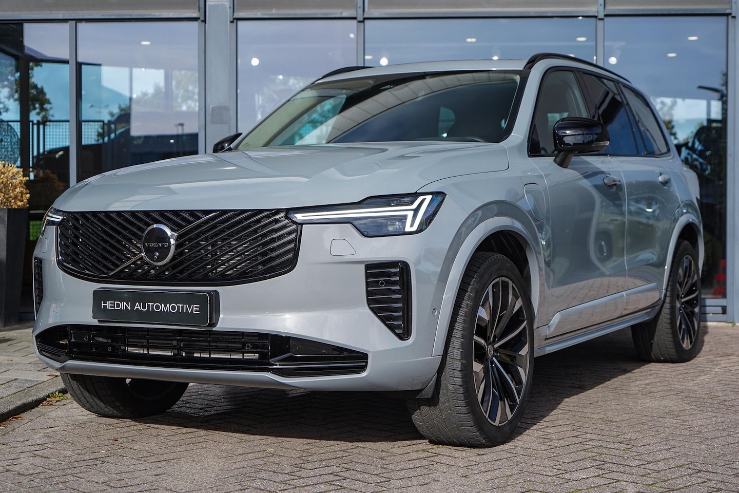 Volvo XC90 - 2.0 T8 Plug-in hybrid AWD Ultra Dark 2.0 T8 Plug-in hybrid AWD Ultra Dark - AutoWereld.nl