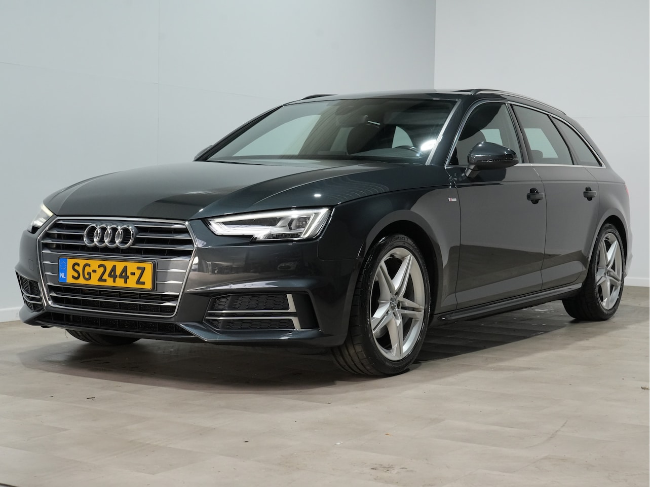 Audi A4 Avant - 1.4 TFSI Sport S line ed. | Panorama | Navigatie | Keyless | Pdc | 18"Lm Verwacht WM - AutoWereld.nl