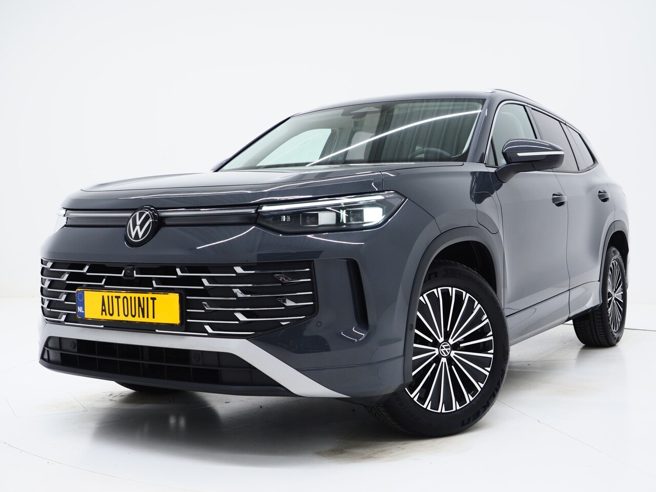 Volkswagen Tayron - 1.5 eHybrid Elegance 272PK | Leder/Alcantara | Trekhaak | Massage | 360 | Sfeerlicht | Ada - AutoWereld.nl