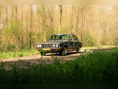 BMW 5-serie - 520/6 E12 / 52.500km / Bodem 100% hard
