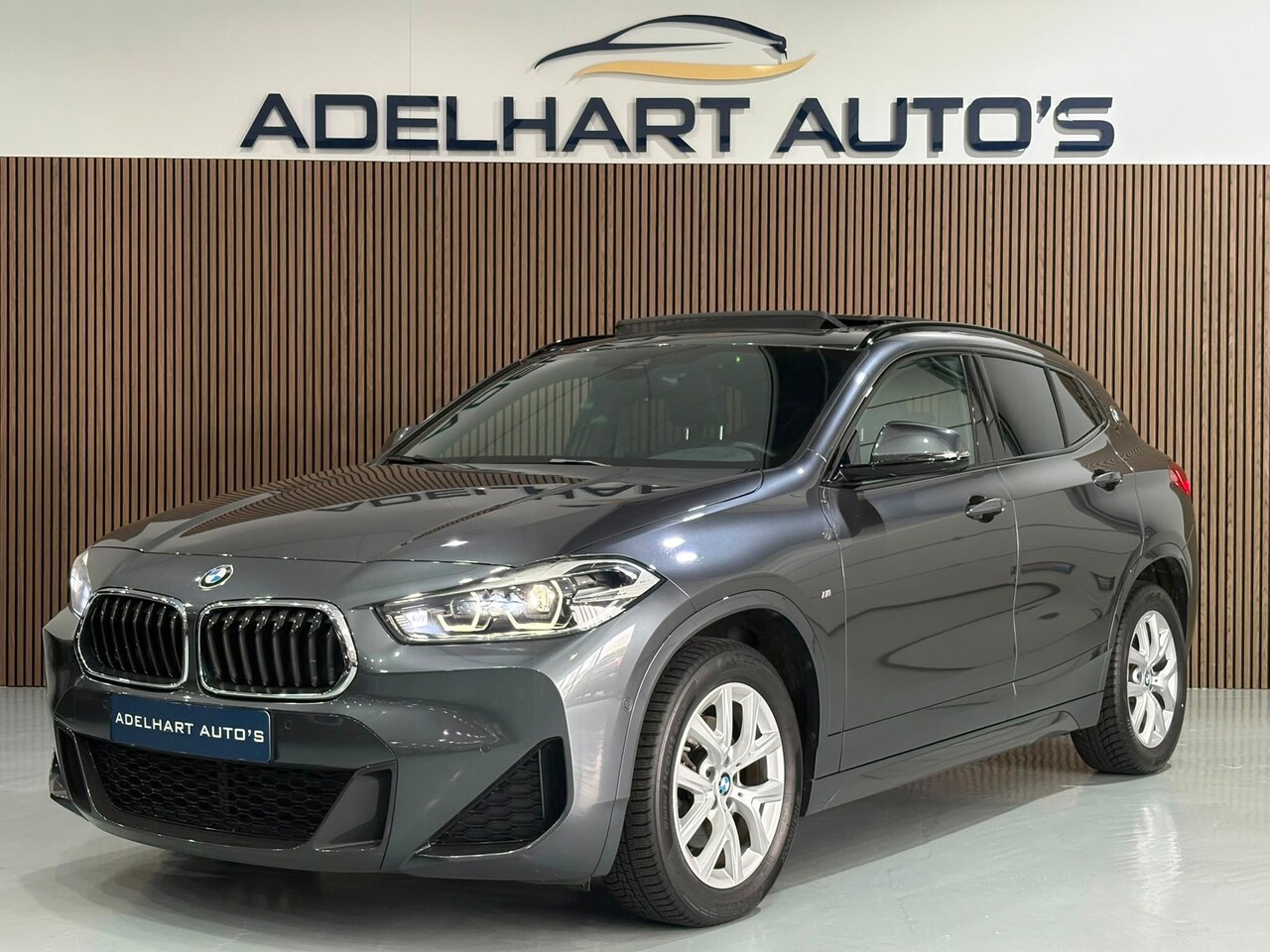 BMW X2 - SDrive18i Executive M Sport Automaat / Panorama dak / Lederen interieur / Navigatie full m - AutoWereld.nl