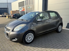 Toyota Yaris - 1.3 AIRCO | ELEKTR PAKKET | TREKHAAK | NAP |