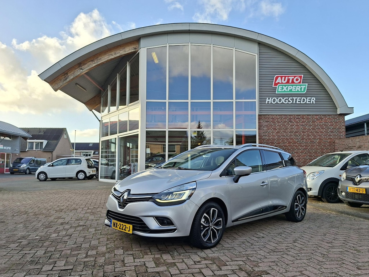 Renault Clio Estate - 0.9 TCe Intens 0.9 TCe Intens, Trekhaak|half leer|cruise|Pdc - AutoWereld.nl