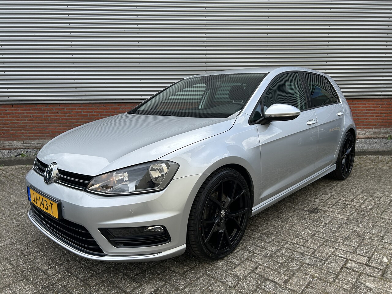 Volkswagen Golf - 1.4 TSI Highline | R-Line | 19 inch Velgen | Stoelverwarming | Stoelmassage | Goed onderho - AutoWereld.nl