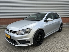 Volkswagen Golf - 1.4 TSI Highline | R-Line | 19 inch Velgen | Stoelverwarming | Stoelmassage | Goed onderho