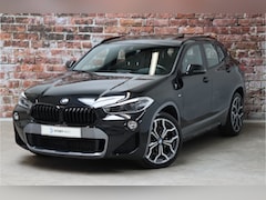 BMW X2 - sDrive20i High Executive M Sport Pakket Automaat / Navigatiesysteem Plus / Leder / Panoram