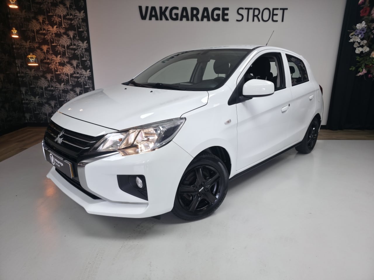 Mitsubishi Space Star - 1.2 Cool+ | Apple/Android | zwart LMV | oh.beurt | dealer onderhouden - AutoWereld.nl