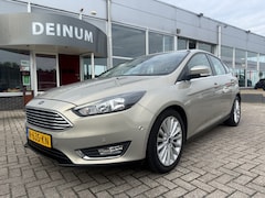 Ford Focus - 1.0 EcoBoost Titanium Business Nieuwstaat.. Leder comf.intr, Navigatie, Camera, Climate co