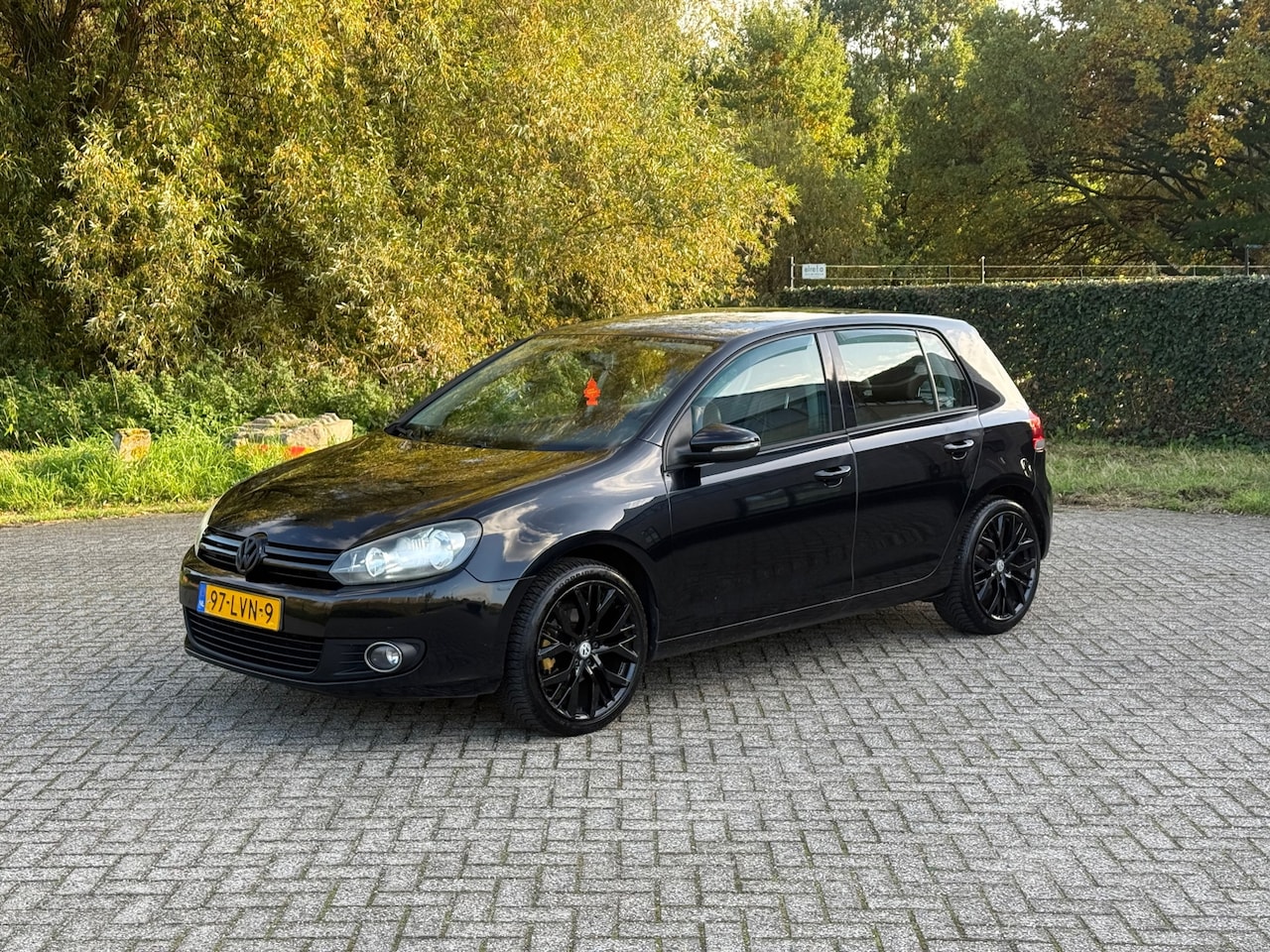 Volkswagen Golf - 1.2 TSI Tour LEER I CAMERA I NL AUTO I NAP I CRUISE I LEUKE AUTO - AutoWereld.nl