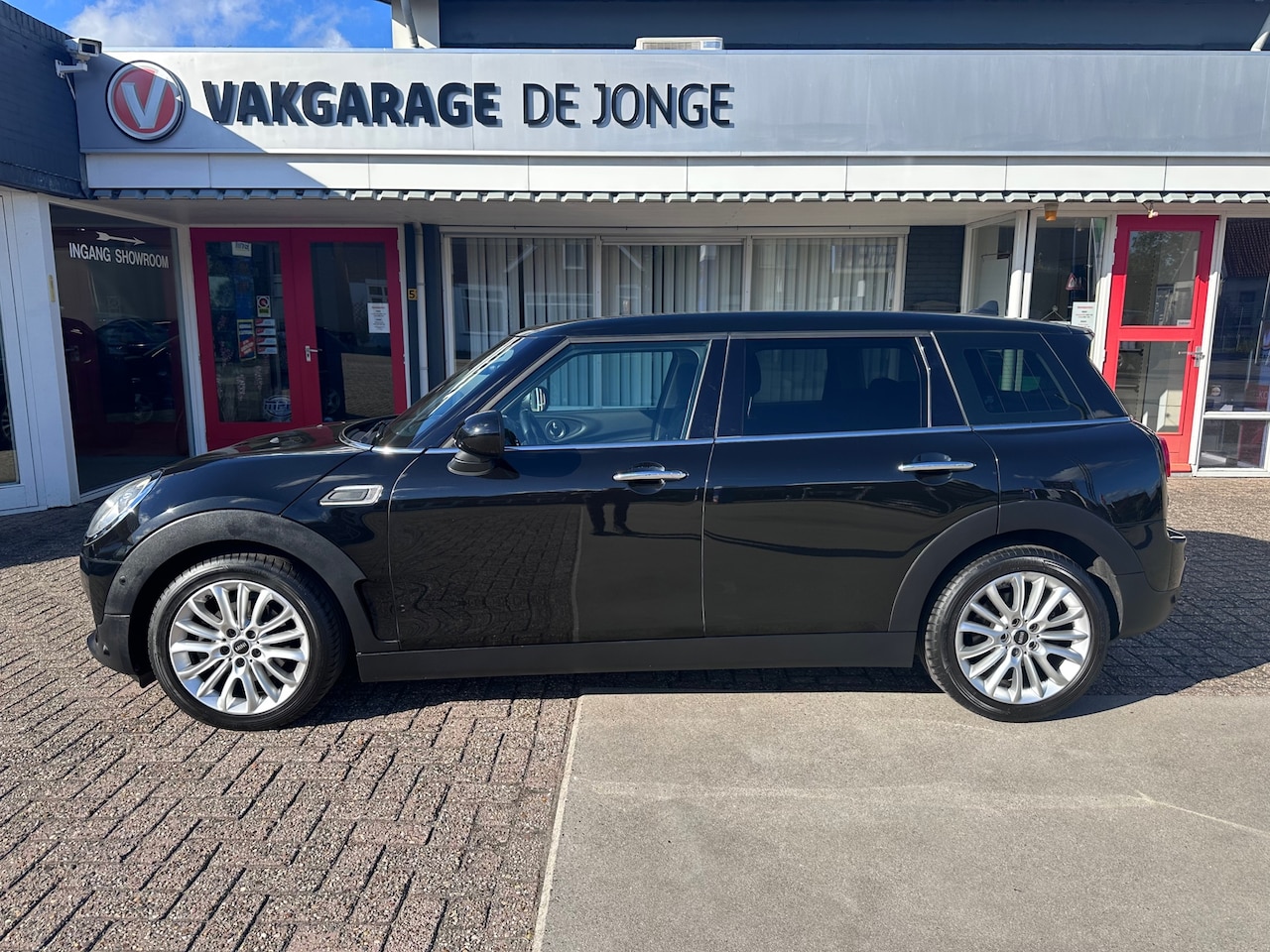MINI Clubman - 1.5 Cooper Chili Serious Business - AutoWereld.nl