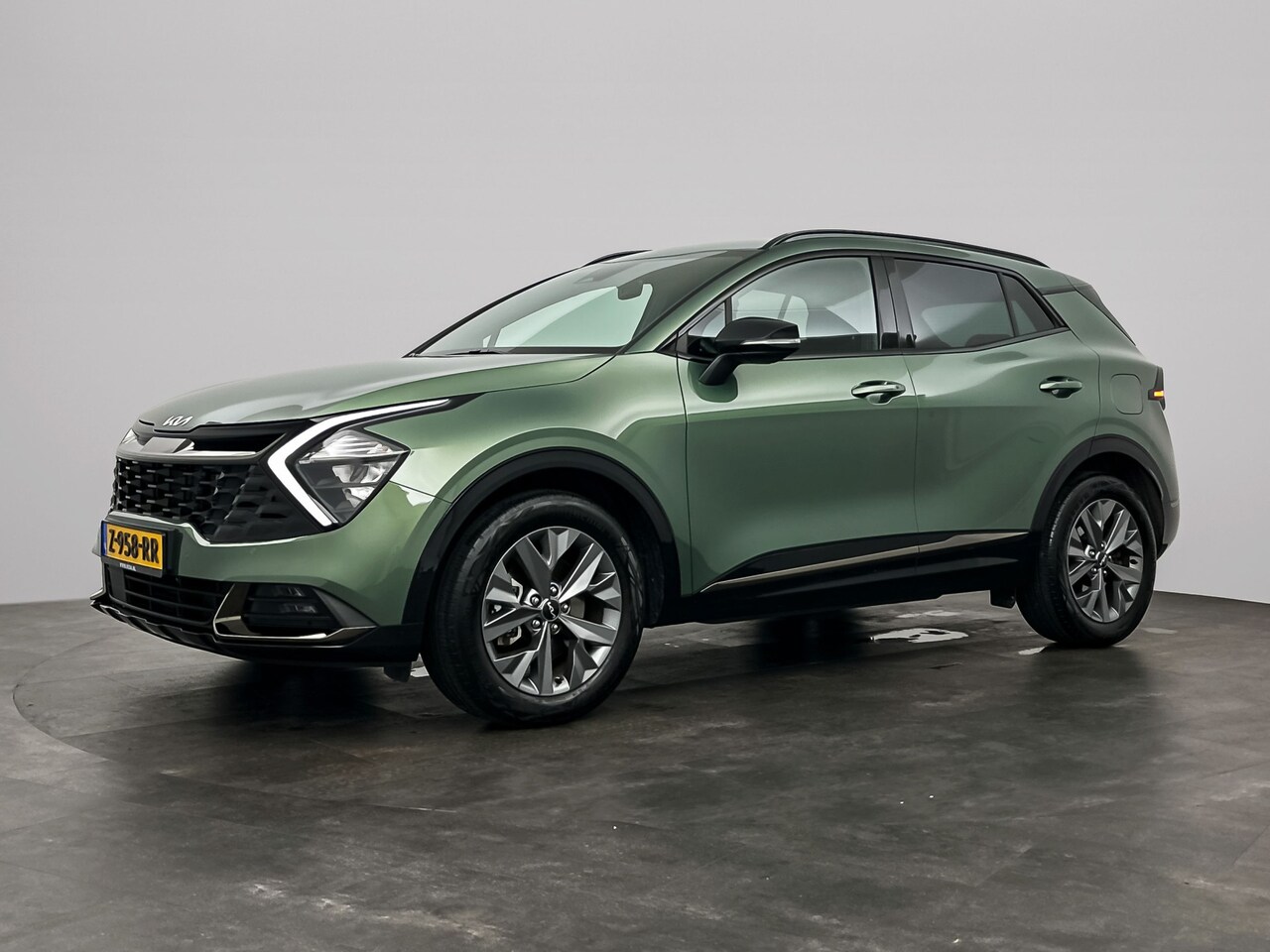 Kia Sportage - 1.6 T-GDi Hybrid Dark Edition | Stuur-/Stoelverwarming | Navigatie | - AutoWereld.nl