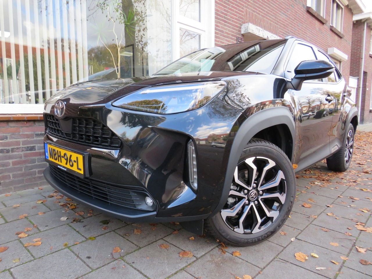Toyota Yaris Cross - 1.5 Hybrid 130 PK Dynamic 15 Dkm. Winterpakket - AutoWereld.nl