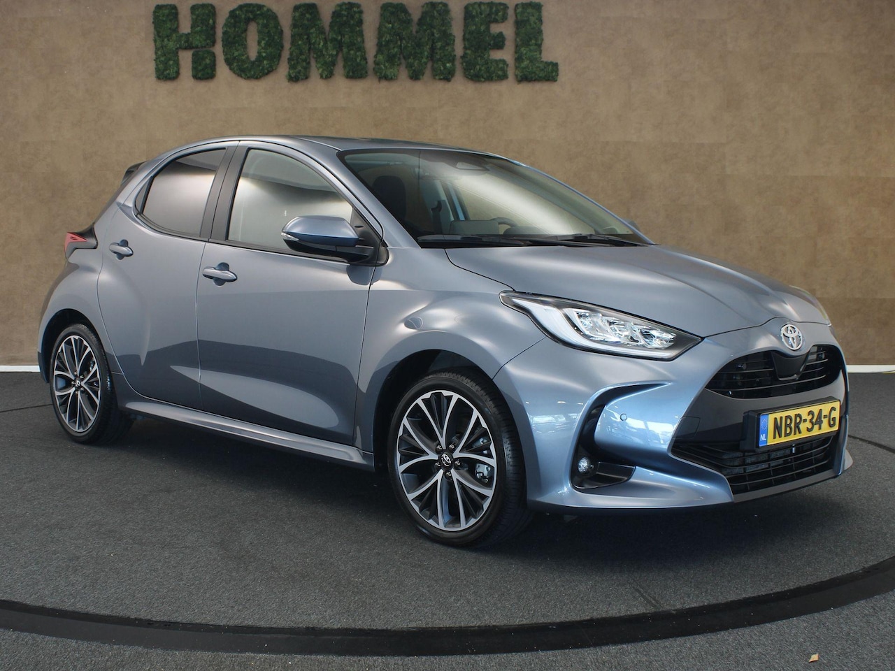Toyota Yaris - 1.5 Hybrid 115 Dynamic - DODEHOEK DETECTIE - STUUR EN STOEL VERWARMING - DRAADLOZE TELEFOO - AutoWereld.nl