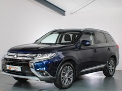 Mitsubishi Outlander - 2.0 Executive Edition 7-Persoons Trekhaak, Alcantara, Camera, Goed onderhouden, Stoelverwa