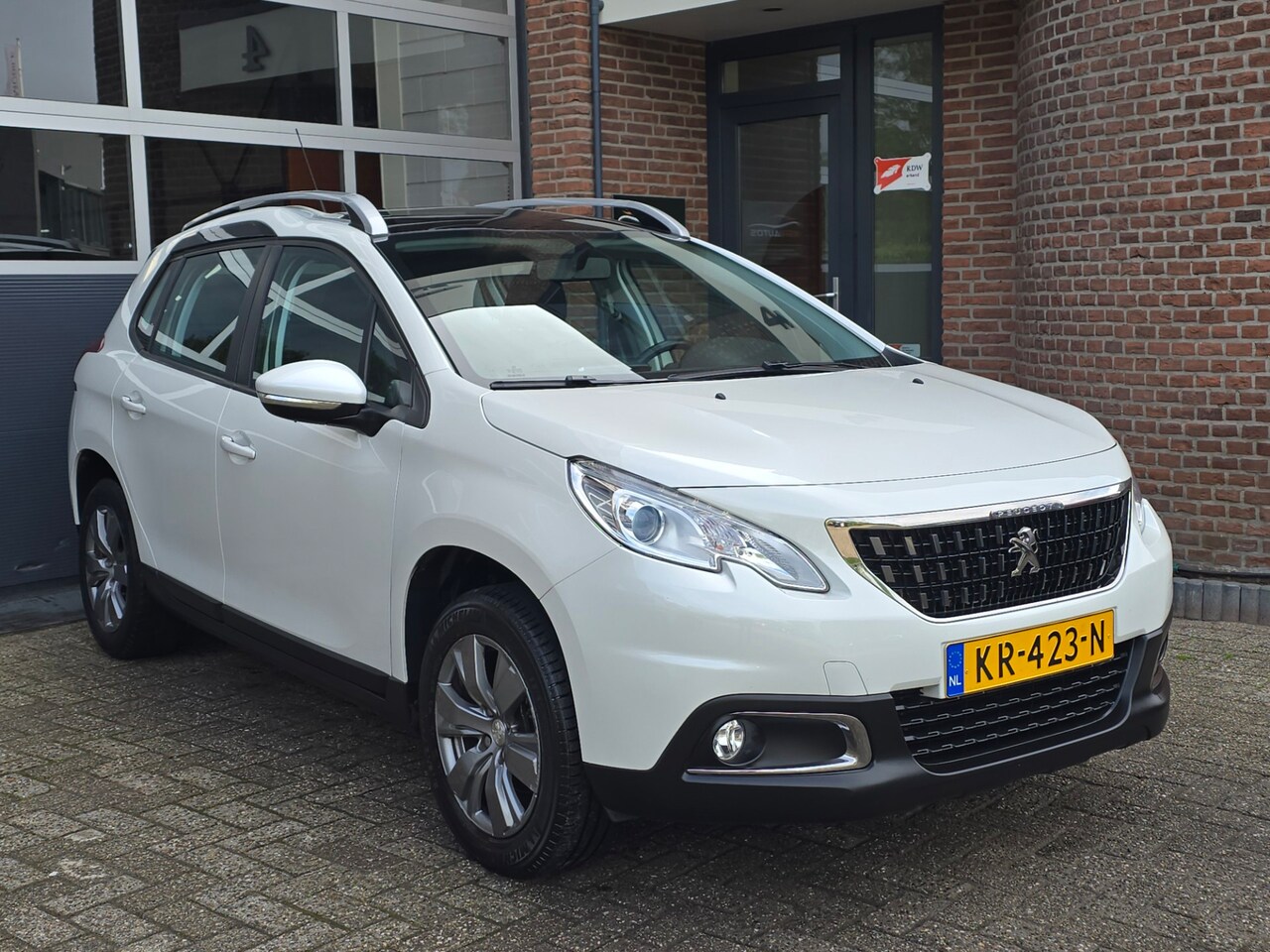 Peugeot 2008 - 1.2 PureTech Blue Lion Navi |Lage Km |Nap - AutoWereld.nl