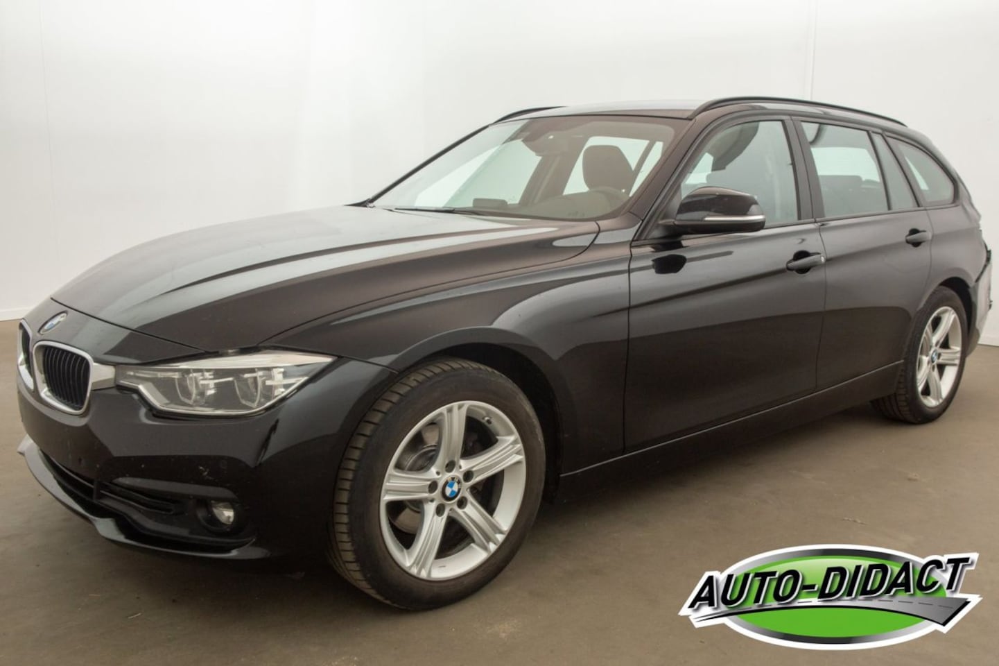 BMW 3-serie Touring - 318i Navi Airco - AutoWereld.nl
