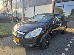 Opel Corsa - 1.4-16V White Edition Airco Nieuwe APK
