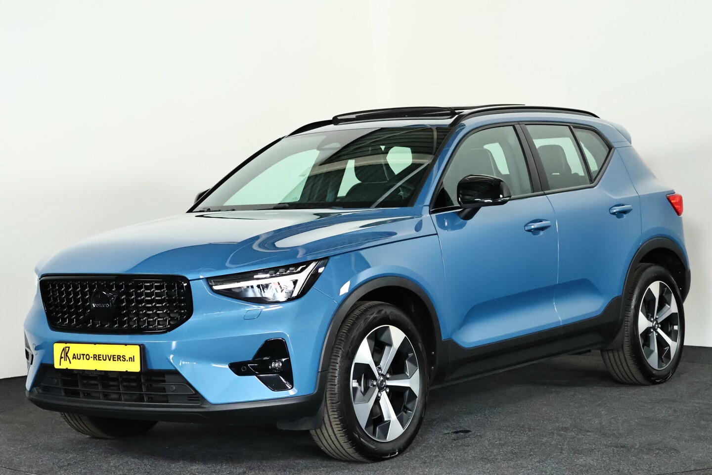 Volvo XC40 - 2.0 B4 AWD Ultimate Dark Pano / ACC / Harman Kardon / Camera - AutoWereld.nl